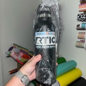 RTIC Charcoal 20oz Bottle
